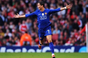 开云下载-京多安在NBA季后赛接管比赛？当足球灵魂打穿篮球殿堂