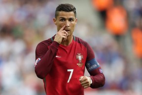 世界杯2026-法兰西风暴席卷布达佩斯，阿诺德闪耀全场，2026世界杯C组法国完胜匈牙利