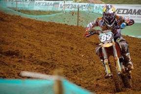 开云体育下载-雄鹿狂胜马刺，莫兰特持续制造杀伤，当暴力美学撕裂篮球的优雅面纱