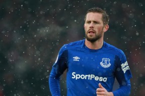 开云官网-东契奇关键战不手软，尼克斯压制活塞，双城记中的篮球智慧