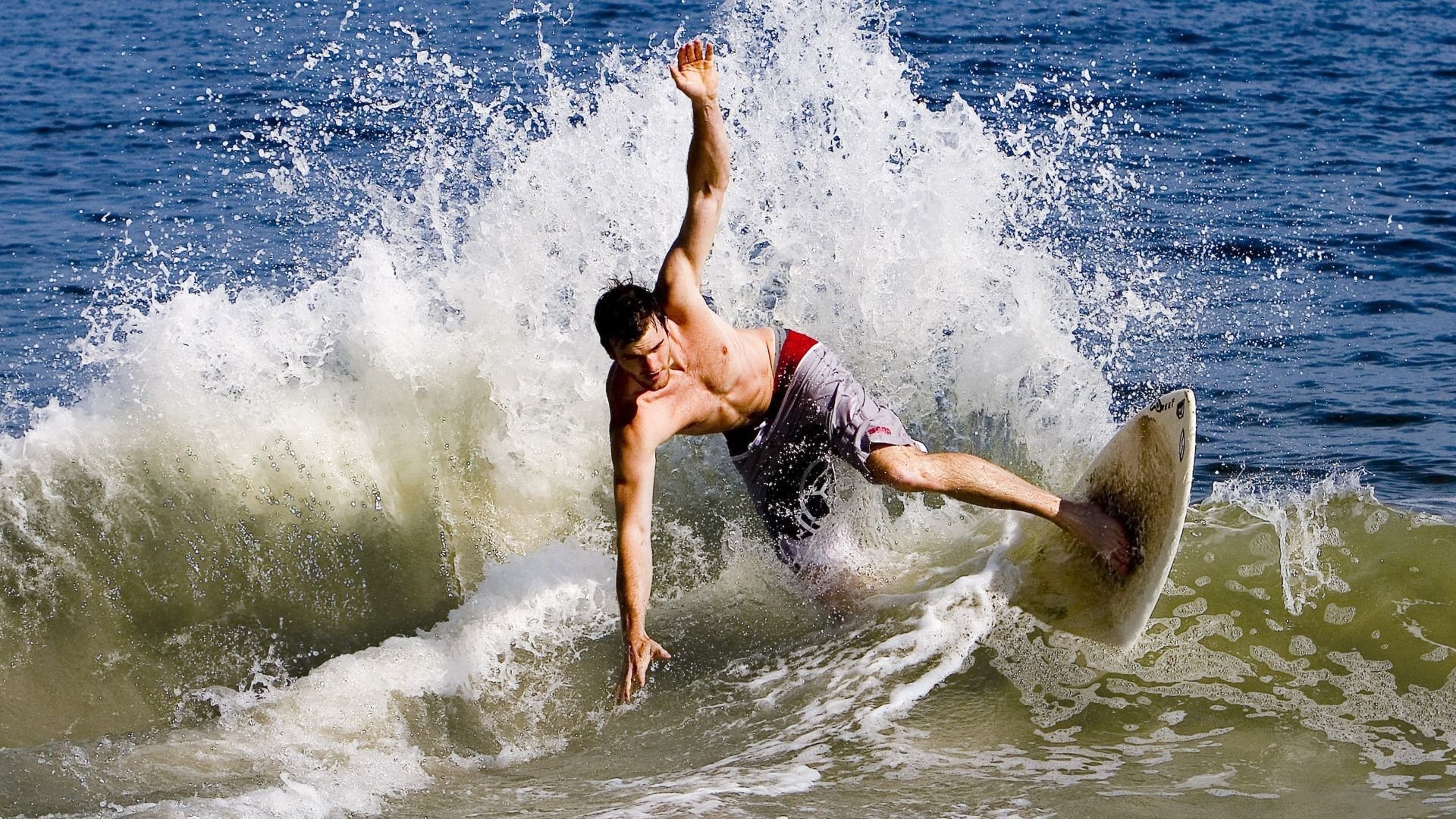 凯尔特人东决关键战,霍勒迪接管比赛,浙江队正面击溃对手